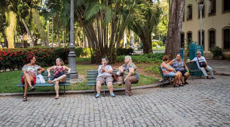 Expectativa de vida dos brasileiros aumenta para 76,3 anos em 2018